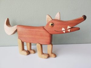 Afbeelding van een houten grote wolf